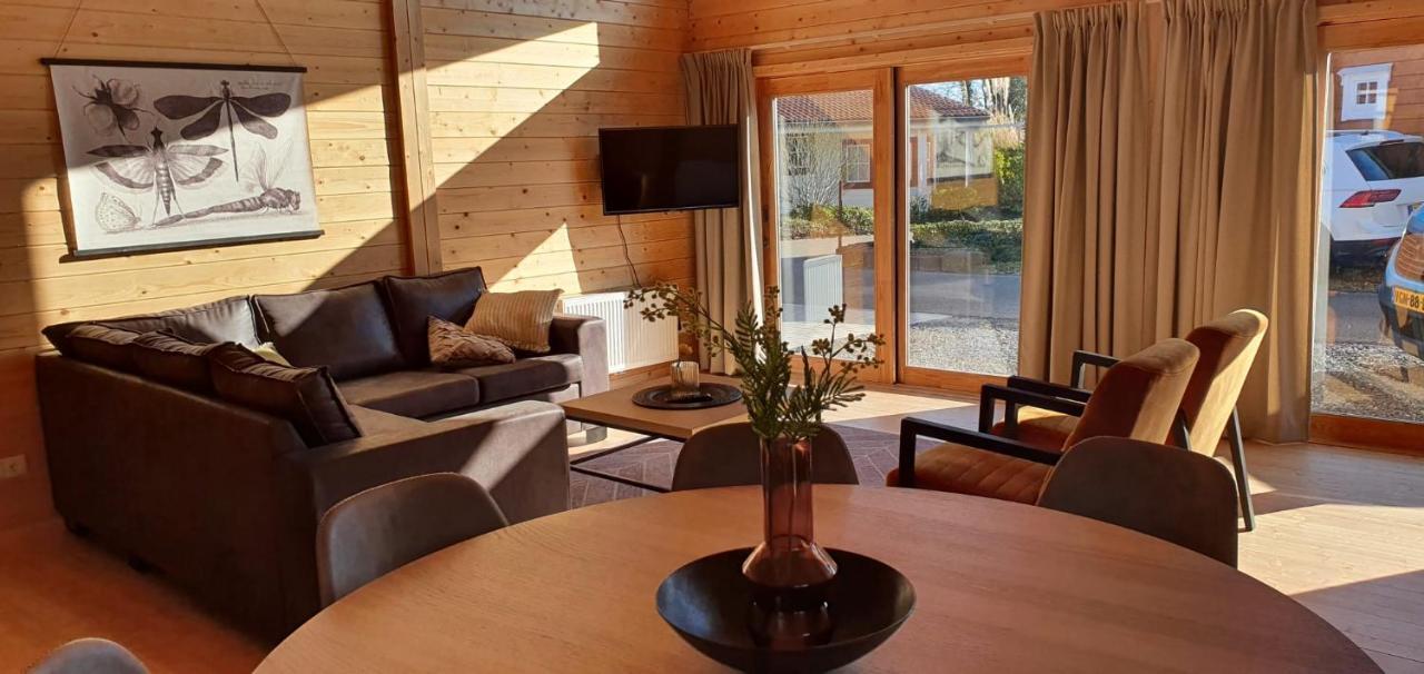 Luxe Chalets In Zeeland Aan De Kust Sint Annaland Exterior foto